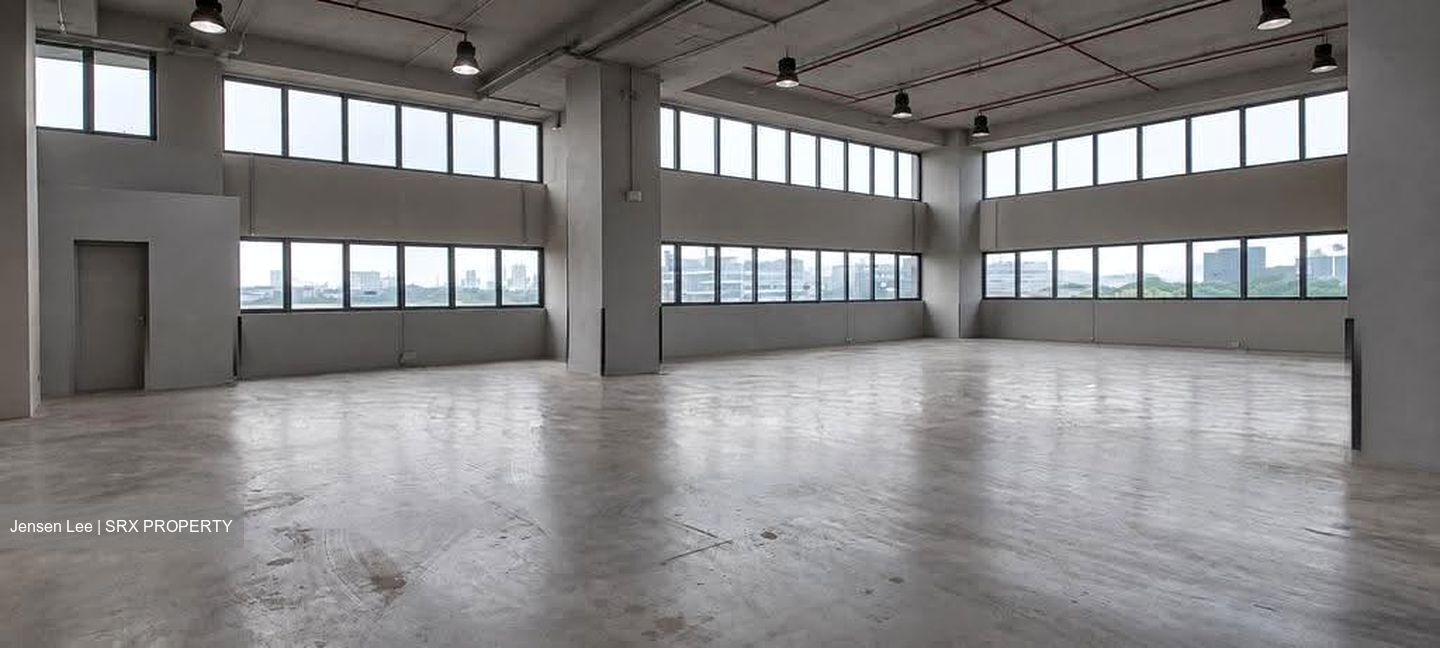 Carros Centre (D25), Factory #631902121